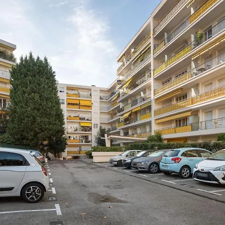 Apartment Modern In Near Centre