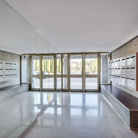 Modern In Near Centre Διαμέρισμα Λε Κανέ